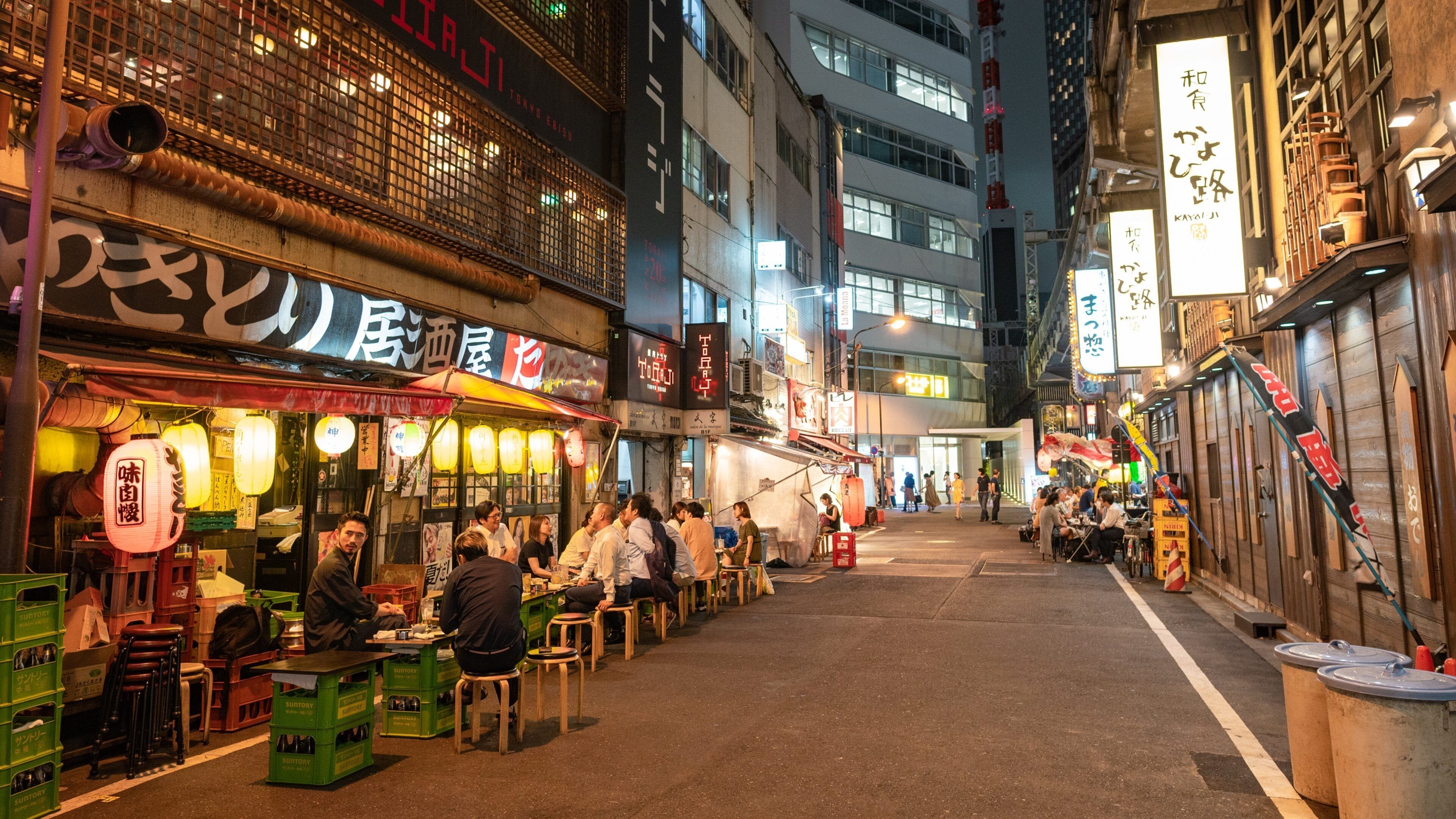Ginza which includes street scenes, night scenes and outdoor eating