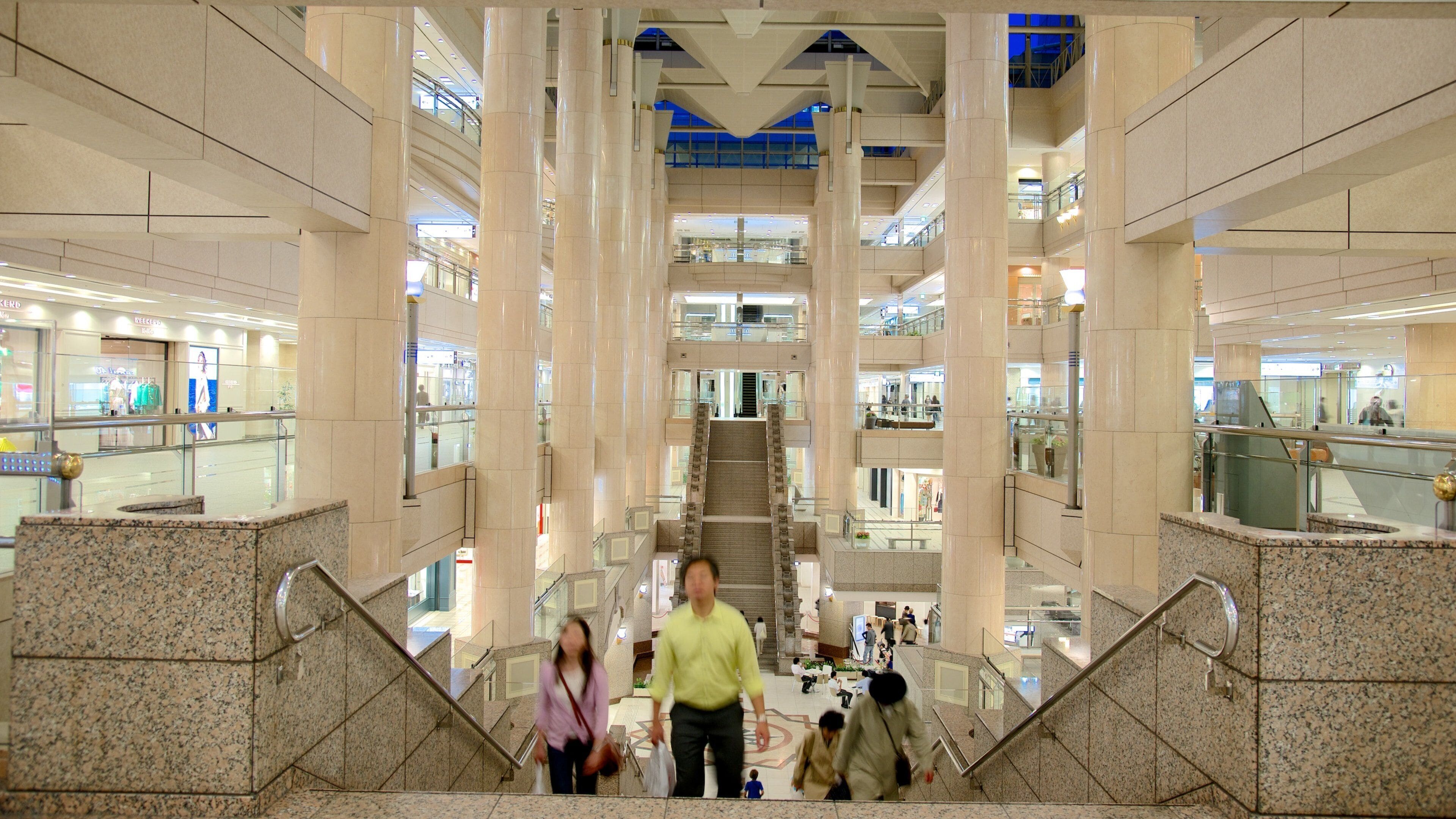 Minatomirai featuring shopping, city views and a city