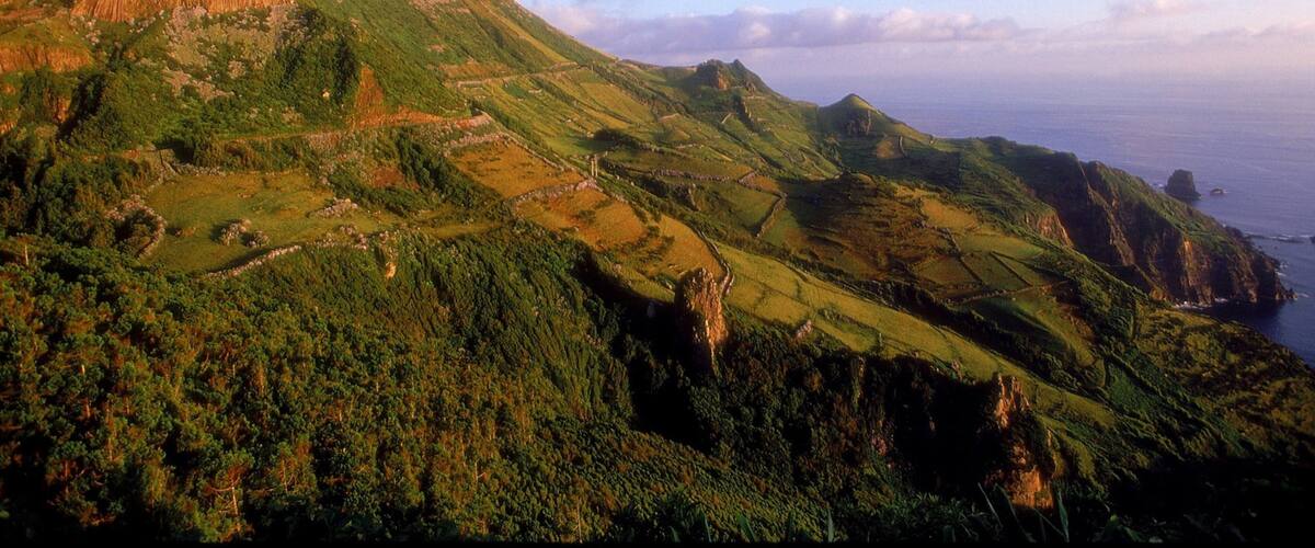 Azoren das einen ruhige Szenerie, Landschaften und Sonnenuntergang