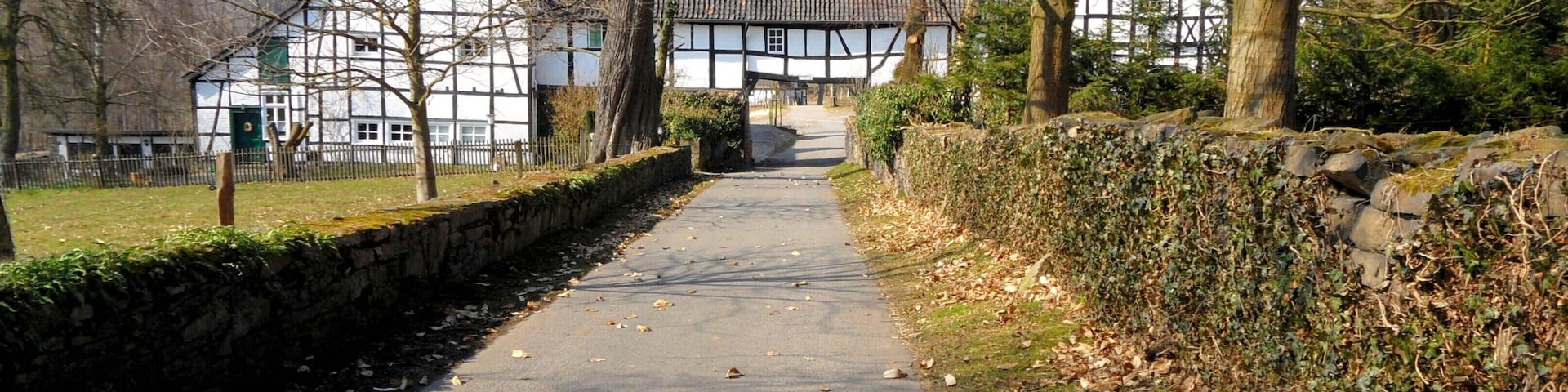 This is a photograph of an architectural monument. It is on the list of cultural monuments of Herdecke, no. 98