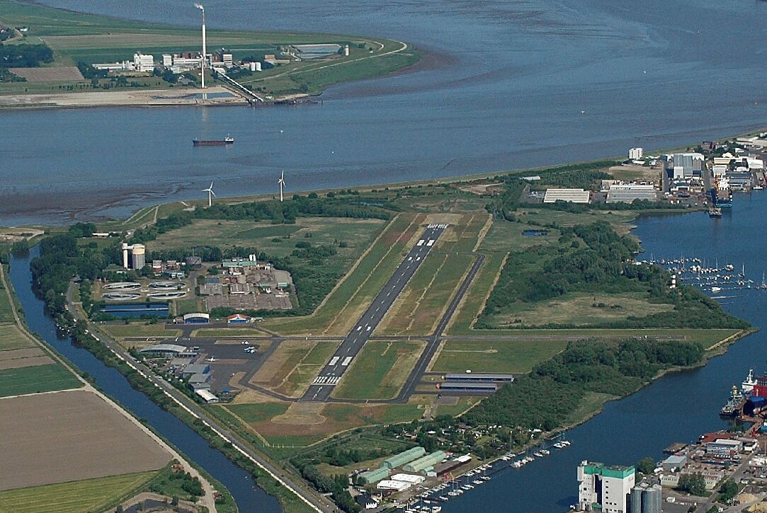 Flughafen Bremerhaven (EDWB) / Fotoflug vom Flugplatz Nordholz-Spieka über Cuxhaven und Wilhelmshaven