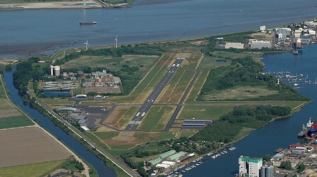 Flughafen Bremerhaven (EDWB) / Fotoflug vom Flugplatz Nordholz-Spieka über Cuxhaven und Wilhelmshaven