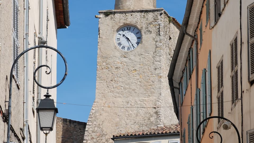 houses in the old town of Lorgues