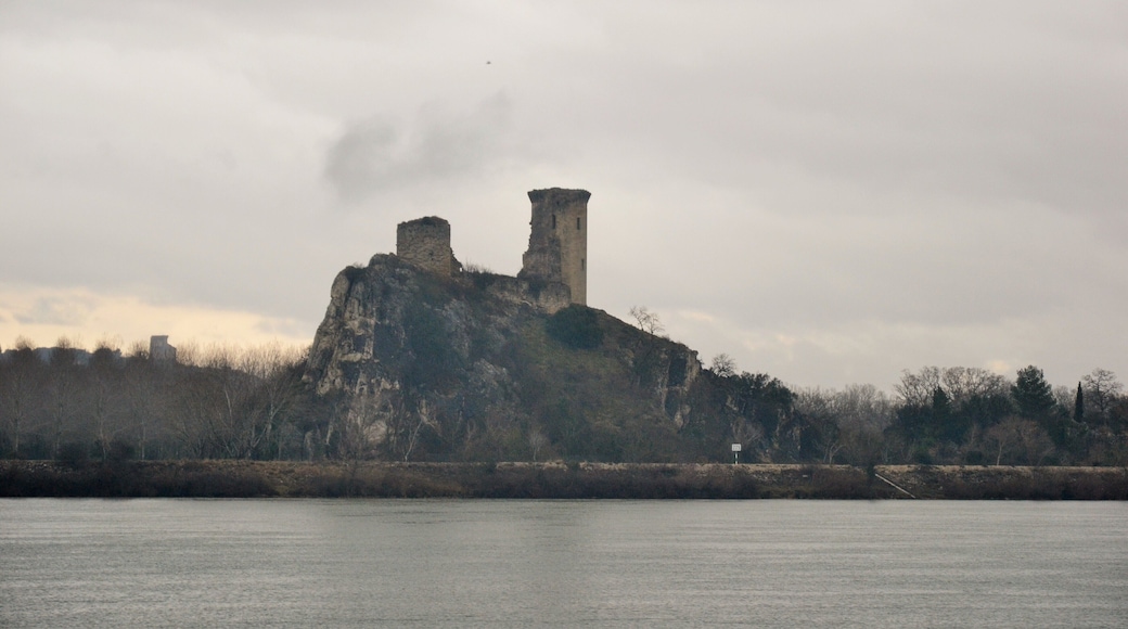 Château d'Hers de Châteauneuf du Pape, vue du Rhône