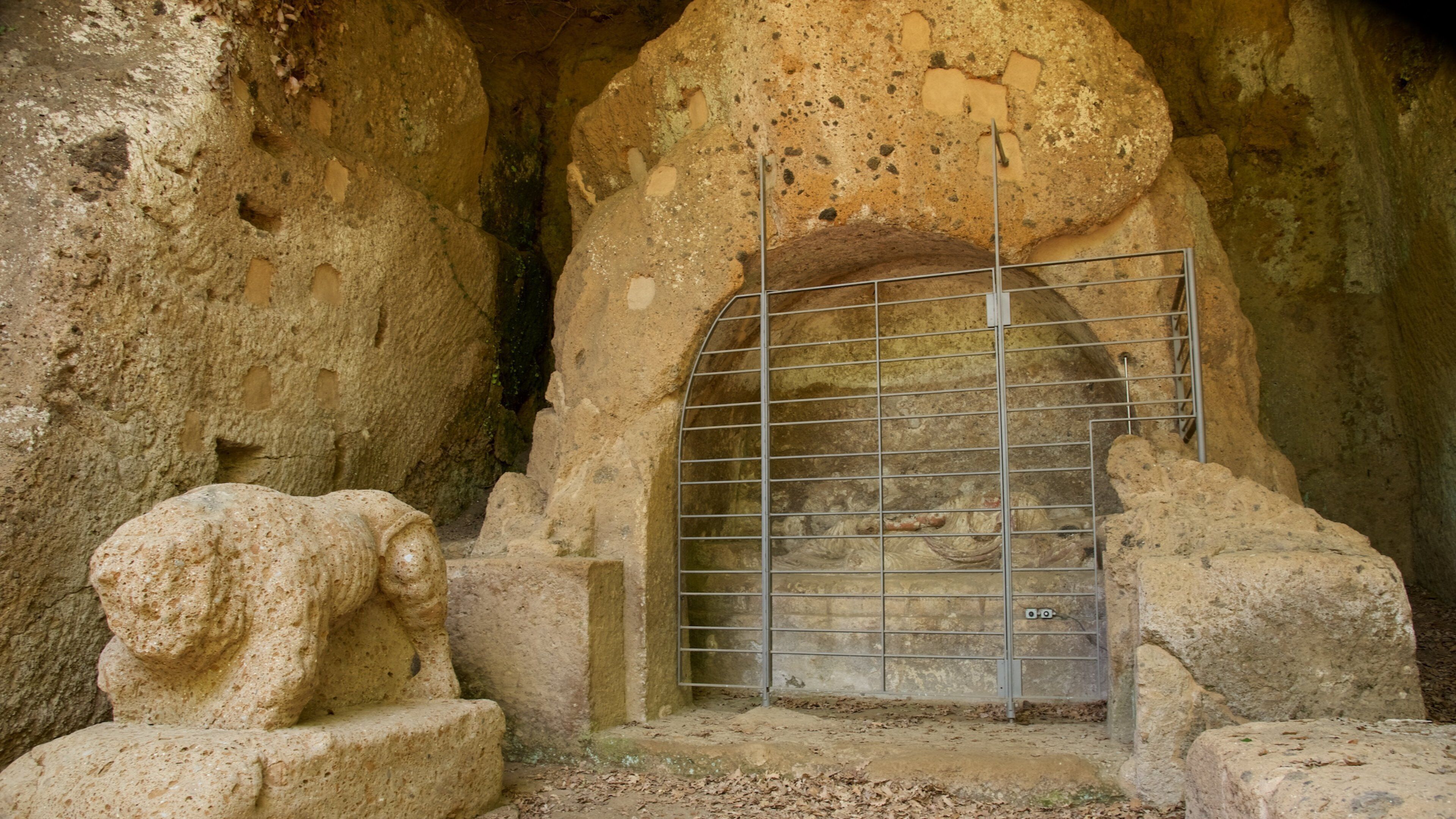Sovana featuring heritage architecture