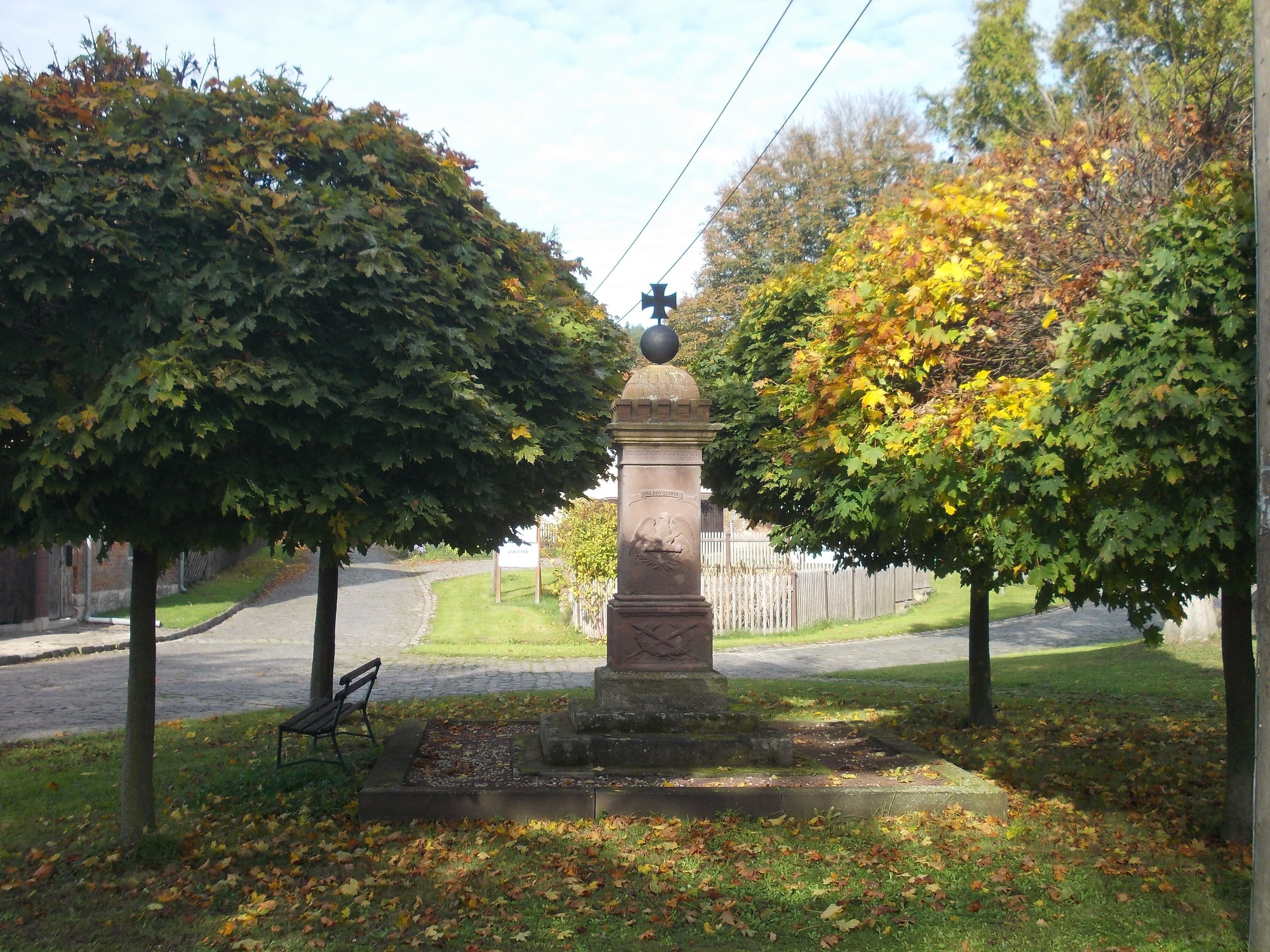 War memorial in Pödelist (Freeyburg/Unstrut, district: Burgenlandkreis, Saxony-Anhalt)