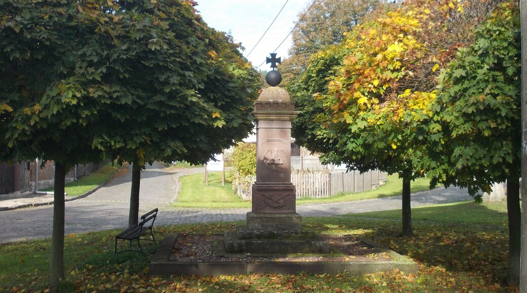 War memorial in Pödelist (Freeyburg/Unstrut, district: Burgenlandkreis, Saxony-Anhalt)