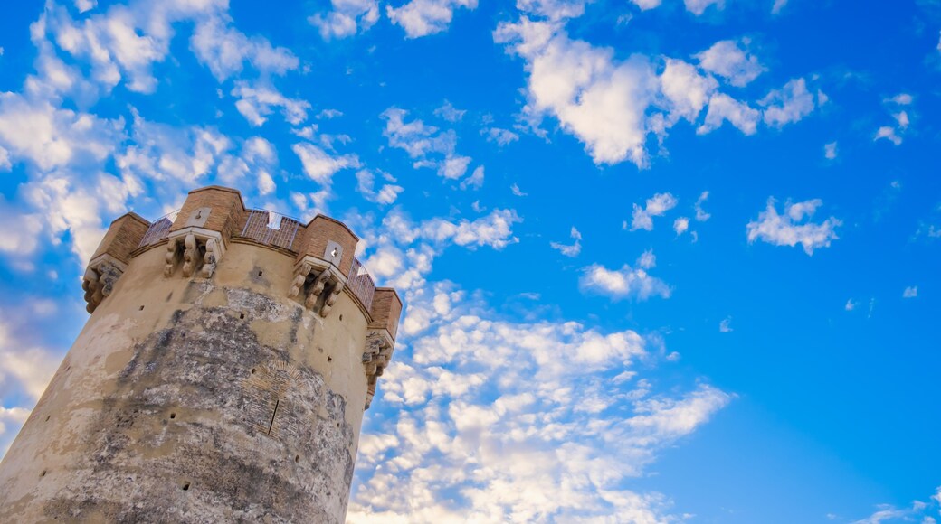 Tower near the caves of Paterna, Valencia.