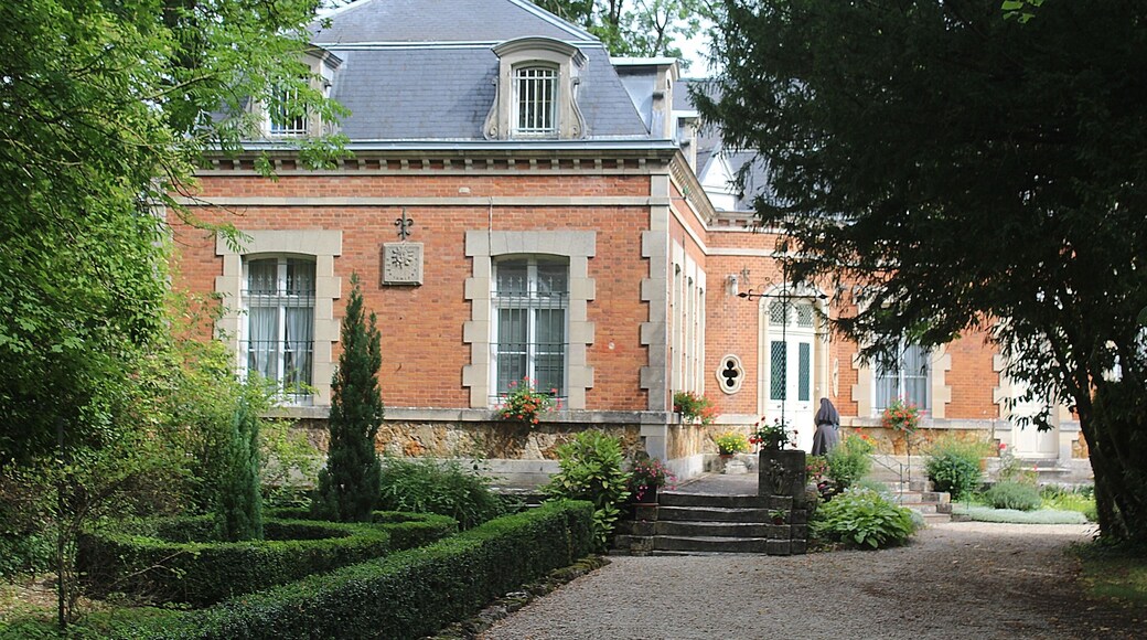 L'Épine (Marne), house in the green