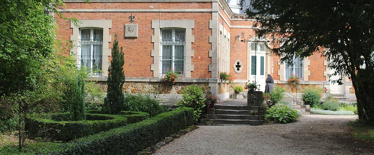 L'Épine (Marne), house in the green