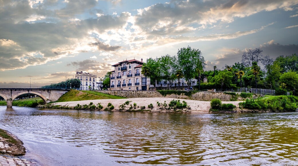 Discovery of the old town of Mont-deMarsan in the southwest of France