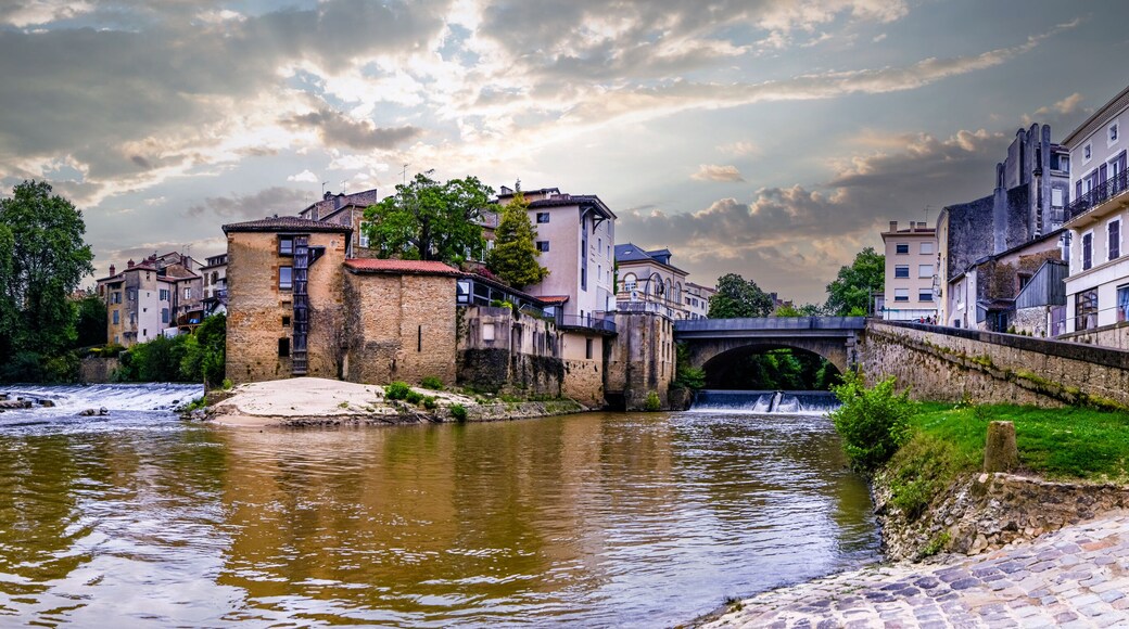 Discovery of the old town of Mont-deMarsan in the southwest of France