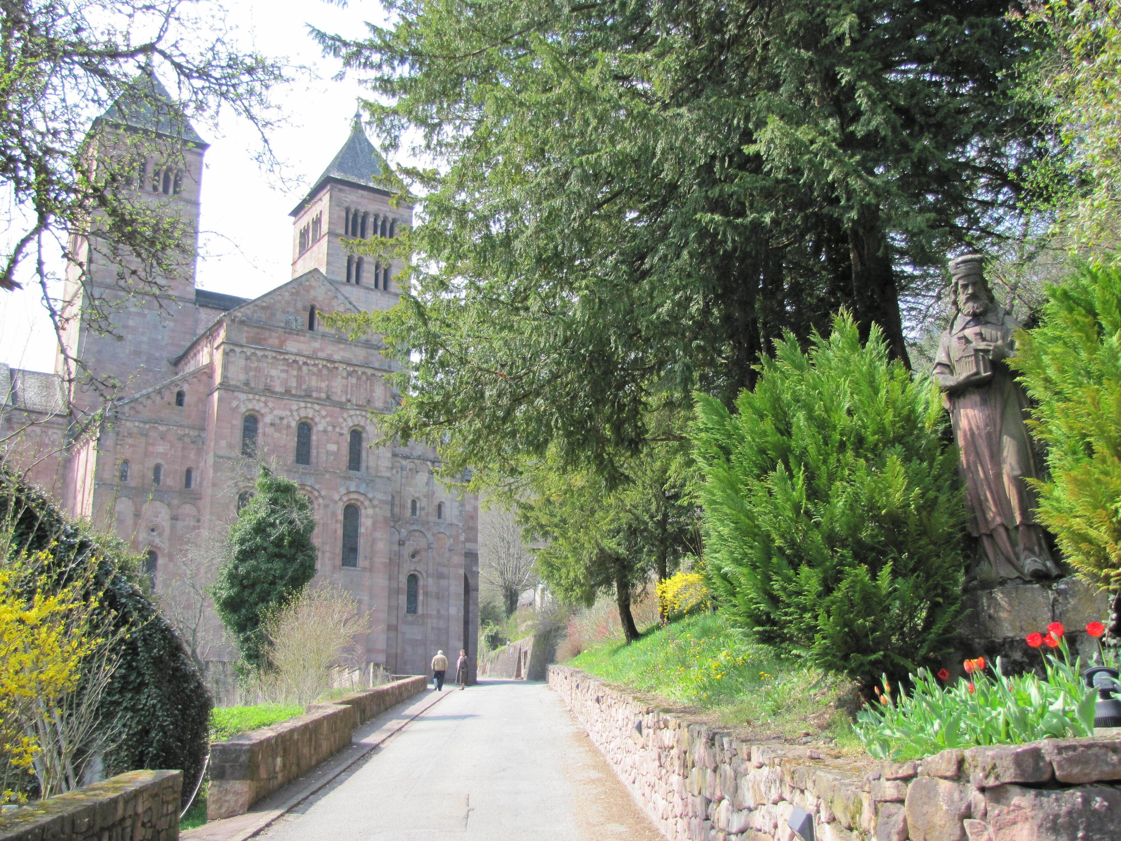 Alsace, Haut-Rhin, Église abbatiale Saint-Léger (XIIe) de Murbach (PA00085554, IA00054802, IA00054801).