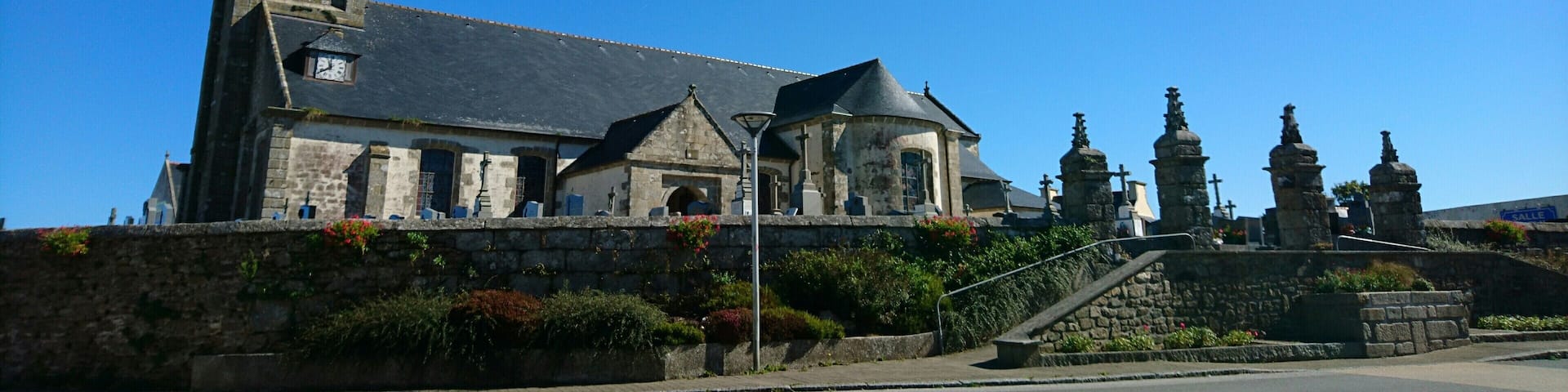 Photo de l'église St-Didier au Bourg de Plouider.