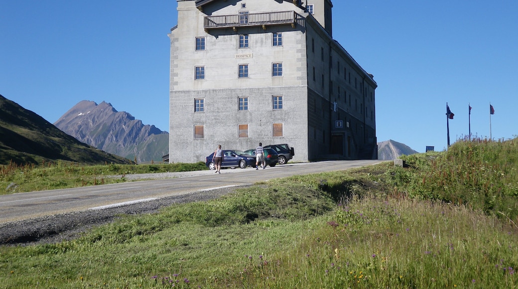 l'ancien hospice du col du petit saint bernard