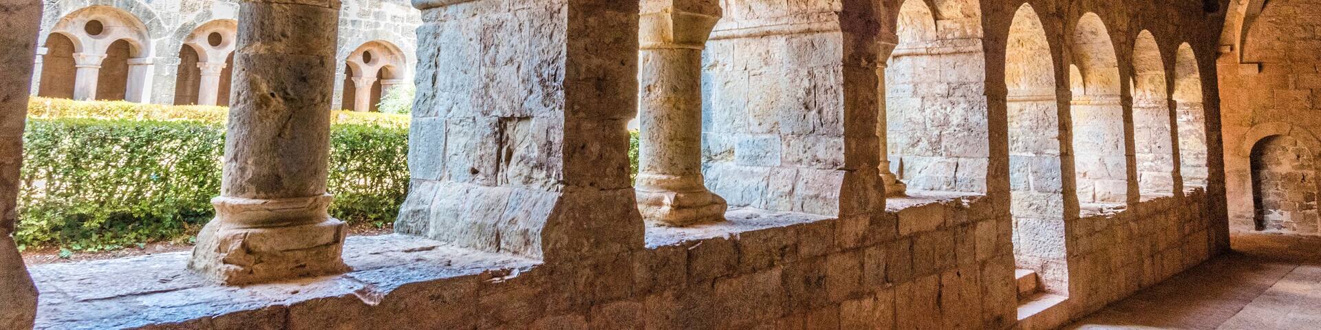 France, Provence-Alpes-Cote-d'Azur, Var, cloister of the cistercian abbey of the Thoronet