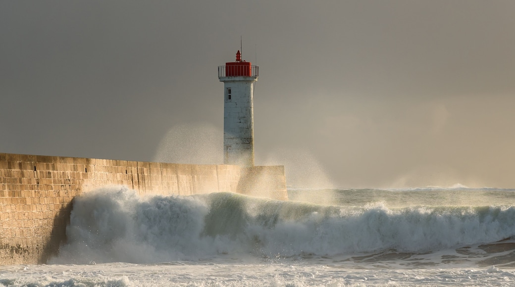 Audierne Lighthouse with waves