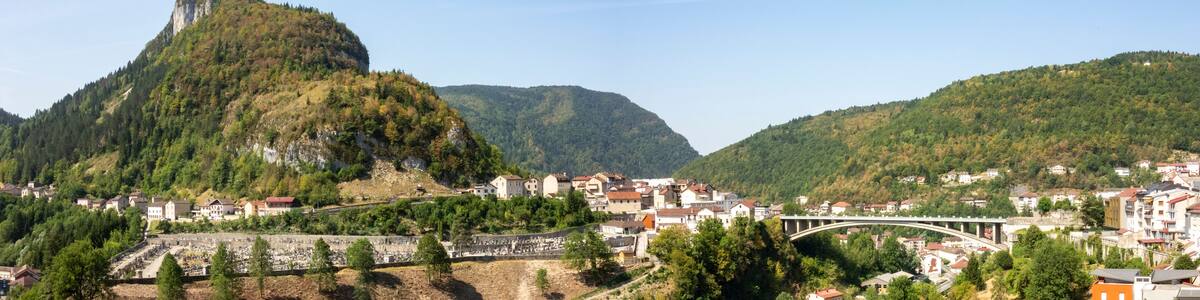 Panoramique sur la ville de Saint-Claude, France