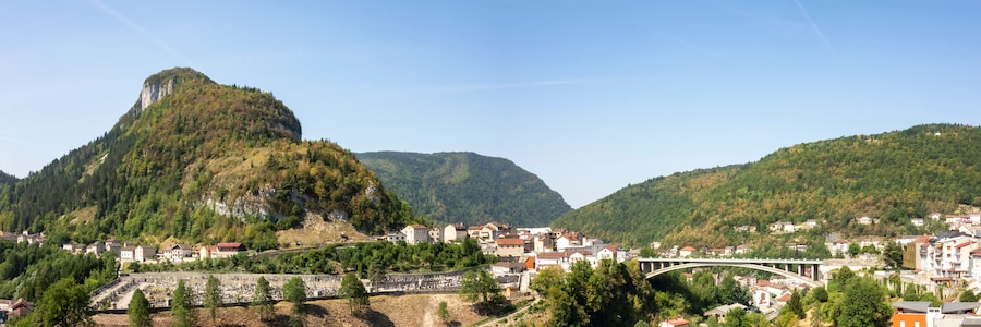 Panoramique sur la ville de Saint-Claude, France