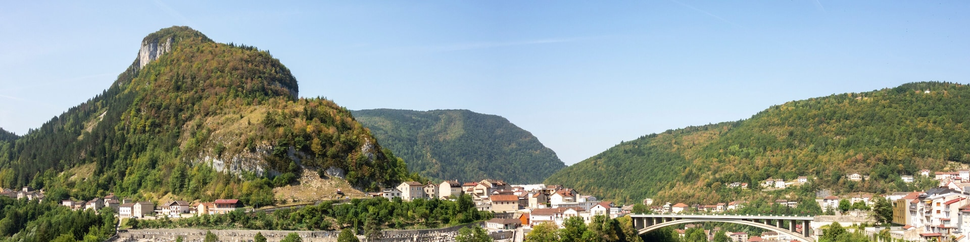 Panoramique sur la ville de Saint-Claude, France