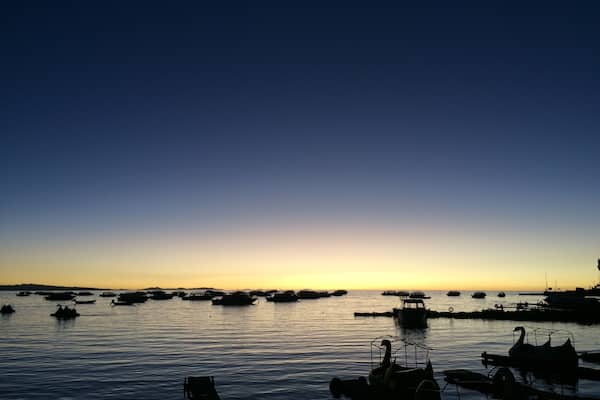 The #goldenhour in boliva. My friend and I decided to go on the bolivian side to visit Lake Titikaka and we didn't regret it.