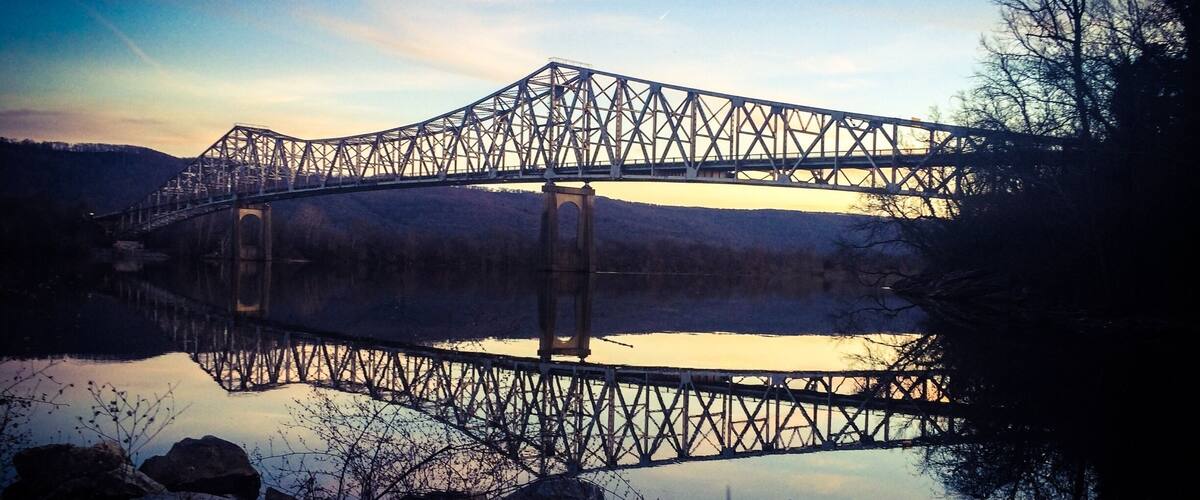 Beginning of sunset doesn't reflect the ice cold winds that chill you to the bone. I'm counting down the days to summer....