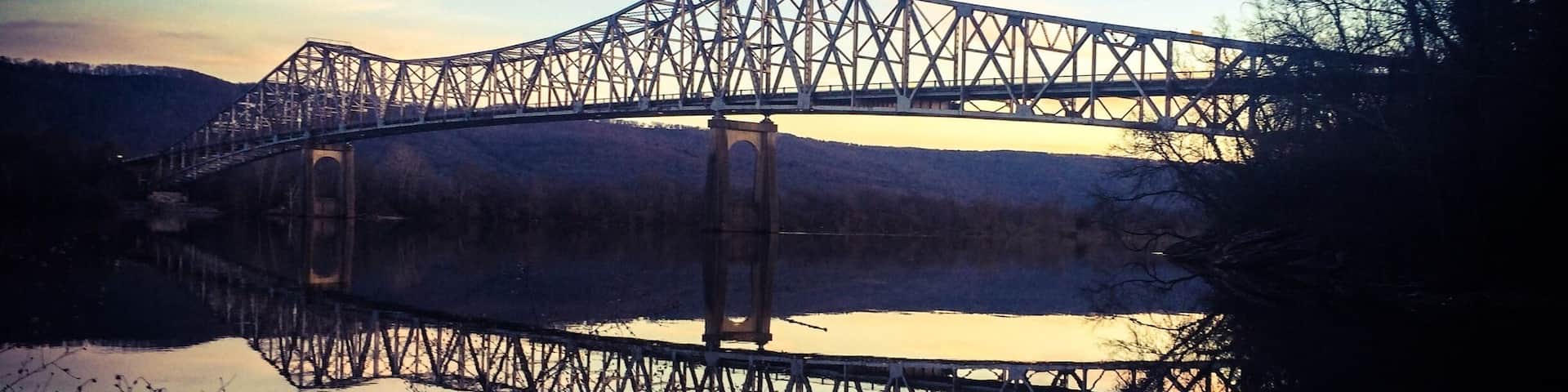 Beginning of sunset doesn't reflect the ice cold winds that chill you to the bone. I'm counting down the days to summer....