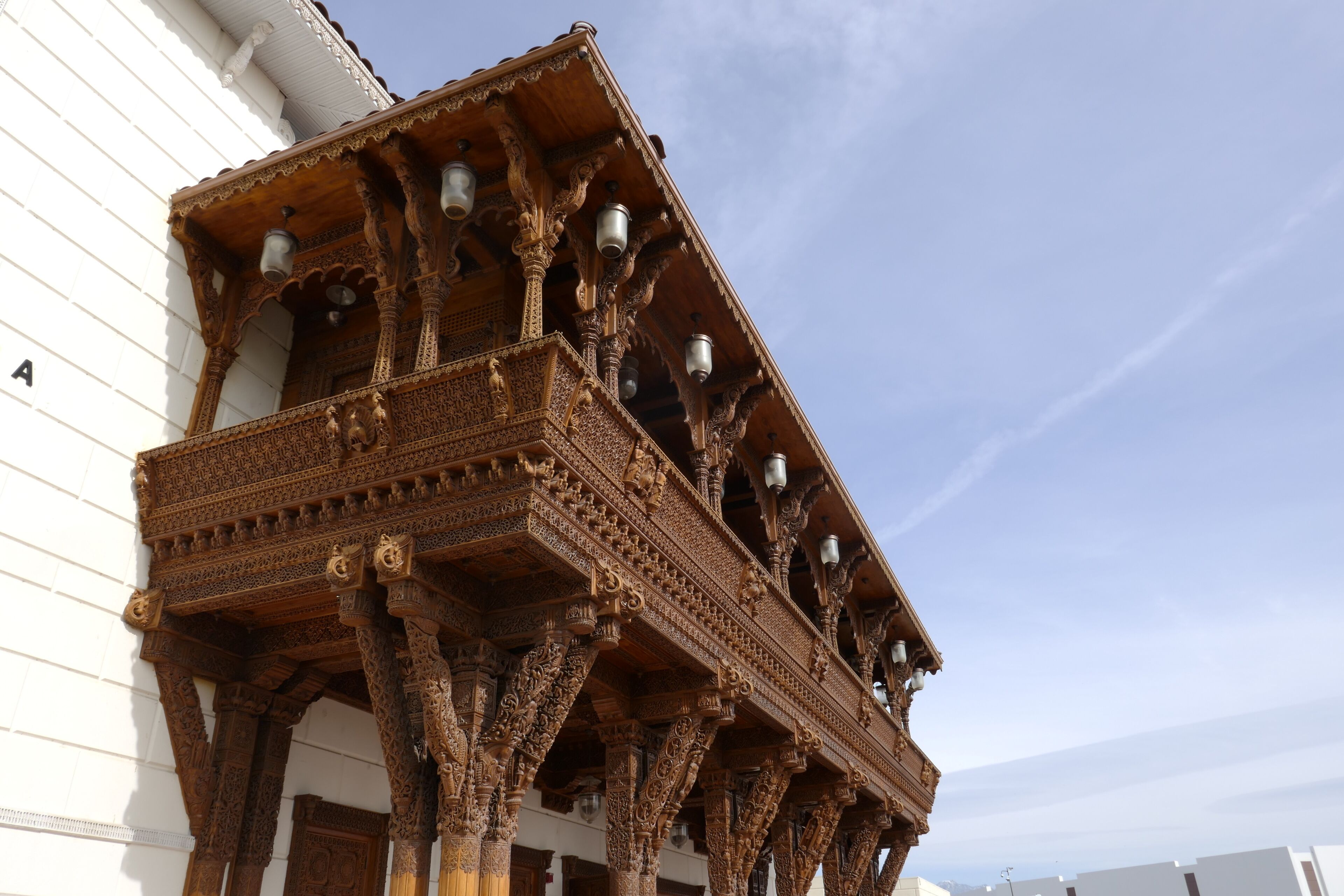 Exterior view of the famous BAPS Shri Swaminarayan Mandir