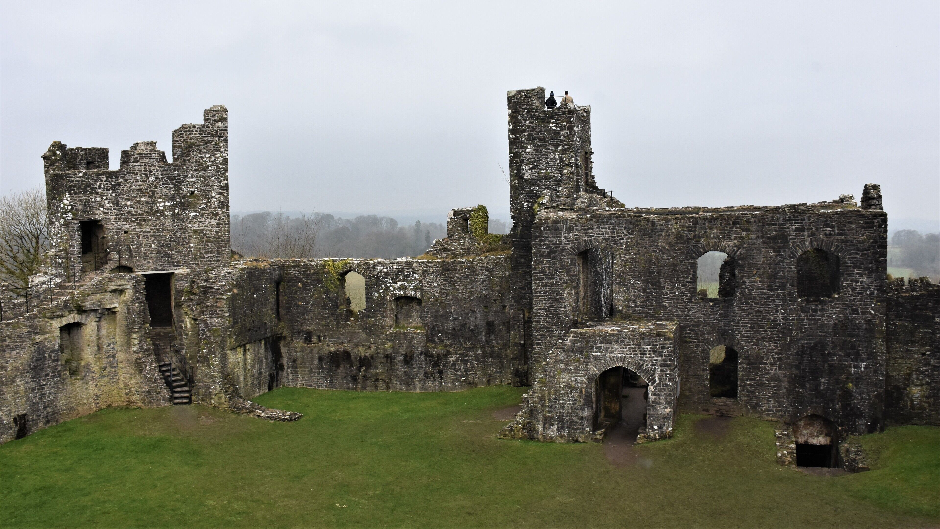 #lksawaydays 4b/2020 Continuing to step back in time we travelled the short 5km journey to our 2nd castle as part of our Welsh castle double header at Dinefwr. Dinefwr Castle can be found within the 800 acre National Trust site of Dinefwr Park. Again a relatively small car park for an attraction of this size which includes the castle, Newton House, Deer Park and many wildlife walks including a Boardwalk as well as some of the oldest Oak trees in the UK. The inclusive price of £9.50 per adult was duly paid and we initially made a beeline for the ruins of Dinefwr Castle. The castle is believed to have been constructed under the instructions of Rhodri the Great and then rebuilt in the late 1100's by Rhys ap Gruffydd (Lord Rhys who built Carreg Cennen Castle) The castle has walkways which give superb views of Deer Park to the north and Towy Valley (and River Towy) to the west and south. After visiting the historic Welsh ruins we walked along a number of the trails before ending up at Newton House for a well earned coffee! #lksawaydays gives Dinefwr Castle and park a 👍