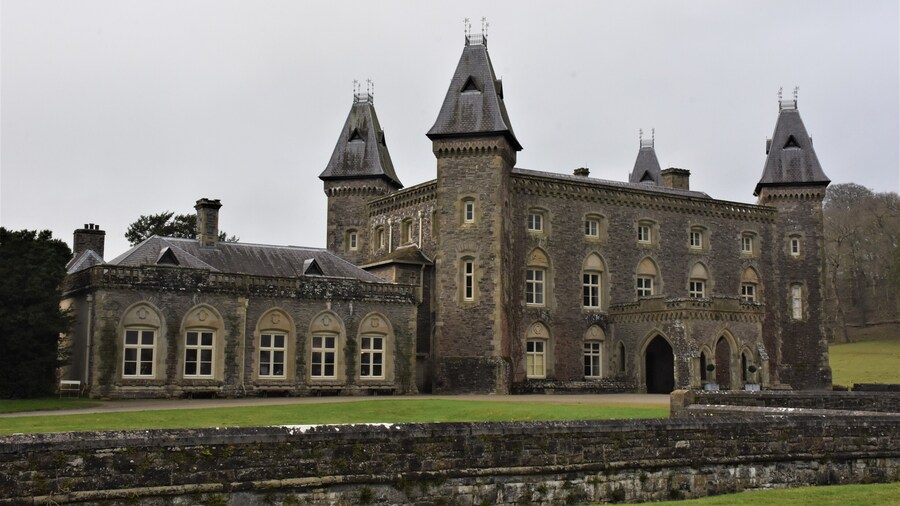 #lksawaydays 4b/2020 Continuing to step back in time we travelled the short 5km journey to our 2nd castle as part of our Welsh castle double header at Dinefwr. Dinefwr Castle can be found within the 800 acre National Trust site of Dinefwr Park. Again a relatively small car park for an attraction of this size which includes the castle, Newton House, Deer Park and many wildlife walks including a Boardwalk as well as some of the oldest Oak trees in the UK. The inclusive price of £9.50 per adult was duly paid and we initially made a beeline for the ruins of Dinefwr Castle. The castle is believed to have been constructed under the instructions of Rhodri the Great and then rebuilt in the late 1100's by Rhys ap Gruffydd (Lord Rhys who built Carreg Cennen Castle) The castle has walkways which give superb views of Deer Park to the north and Towy Valley