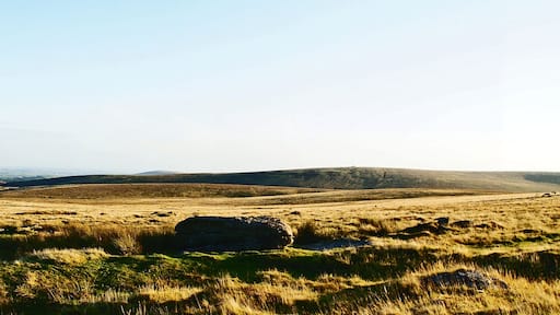 Panorama looking south & a little west from Pupers on southern Dartmoor, UK. Image annotated with key features.