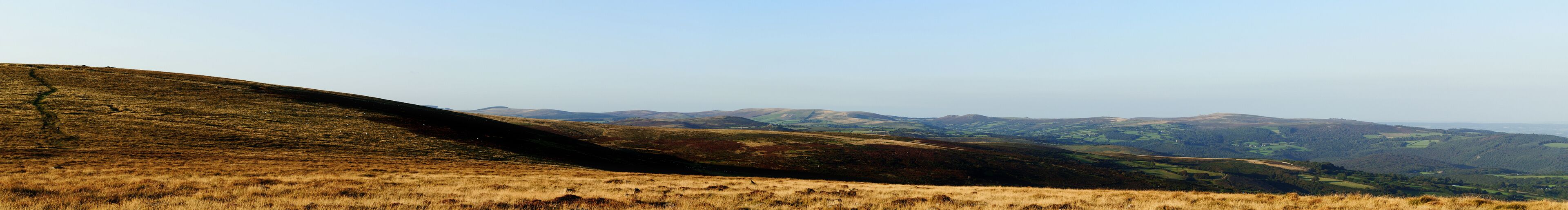 Panorama looking north to south-west (approx) from Pupers on southern Dartmoor, UK. Image annotated with key features.