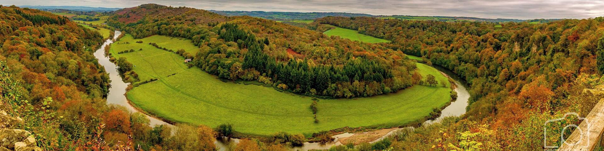 Great views overlooking the #river #wye , the #autumnal colours are starting to show through now. This scene is enormous, i tried to shoot this on a full frame camera with a 17mm focal length and i could still not get it all in, so i set up and leveled my tripod, this is a five shot panorama shot in vertical orientation.