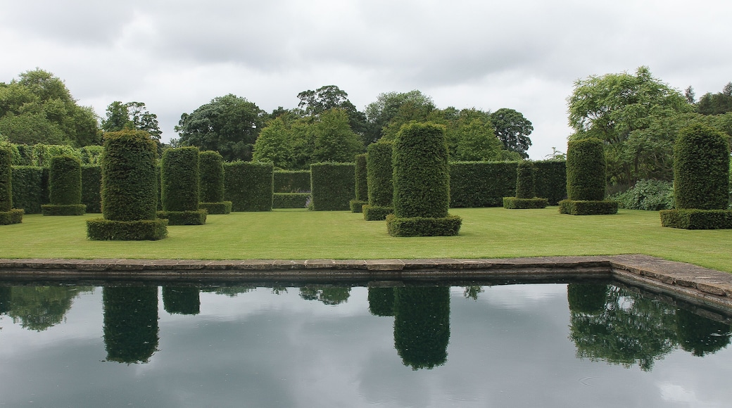 the garden is designed by Piet Oudolf
