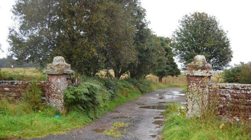 Entrance to Broom Rigg