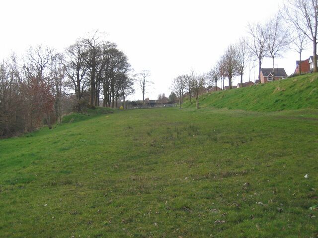 Lancaster Canal, Whittle-le-Woods Looking north along the route of the Lancaster Canal. The recent small housing estate on the right has not yet appeared on the 1:50000 map.
