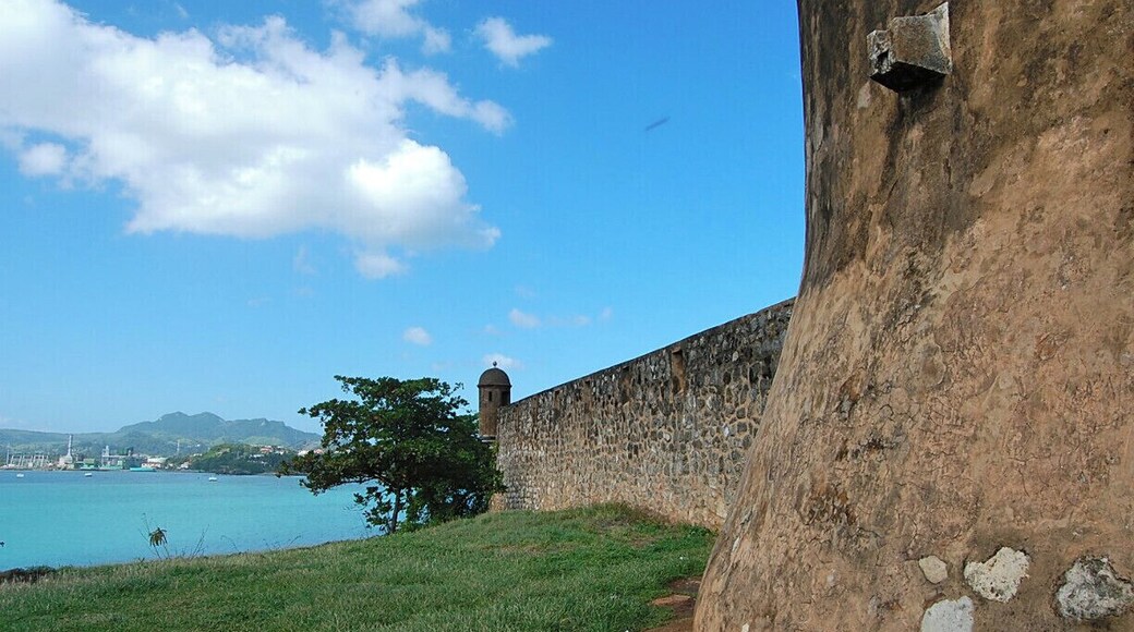 Fortaleza San Felipe was built in the 16th century and is Puerto Plata's oldest surviving building. There are beautiful sweeping views of the Atlantic ocean from the site. #fort #puertoplata #landmark #dominicanrepublic #island #history