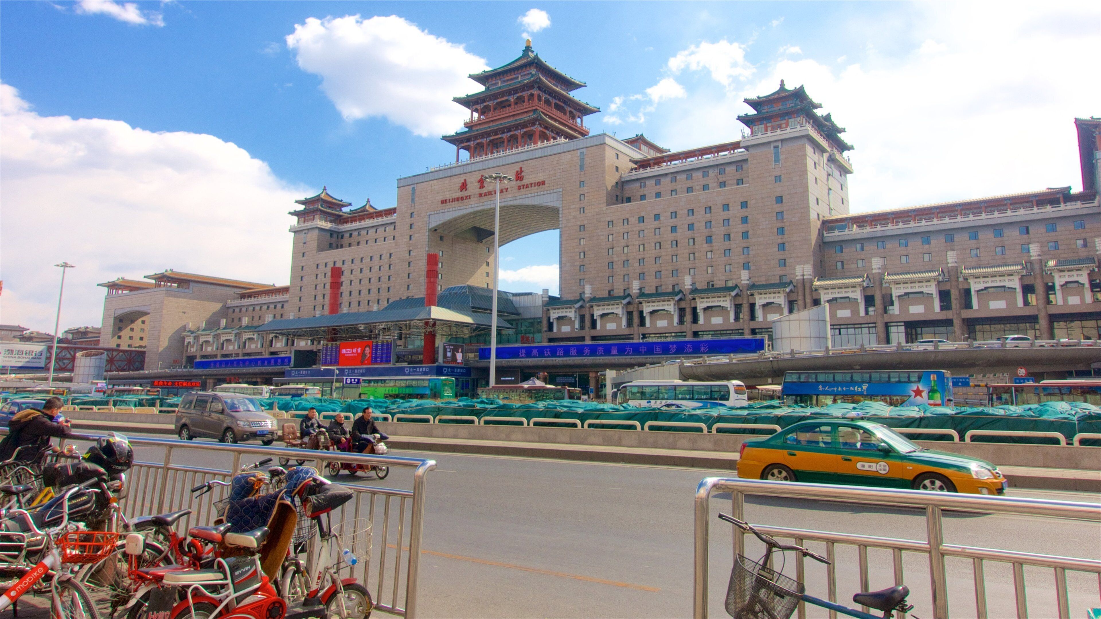 Fengtai showing heritage architecture and a city