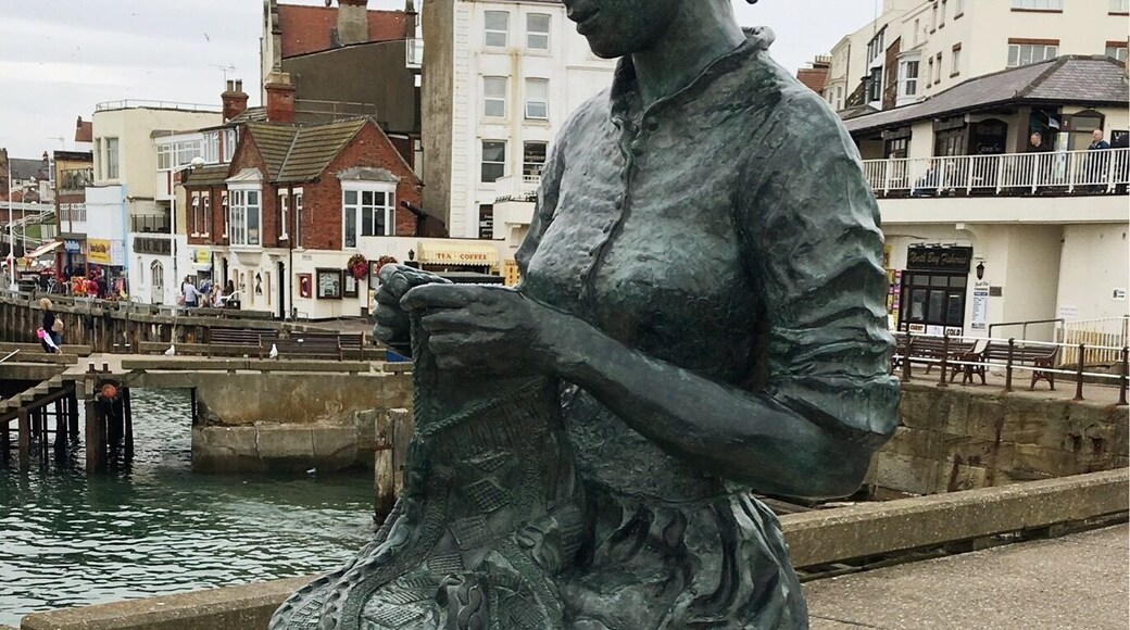 Gansey Girl statue, Bridlington