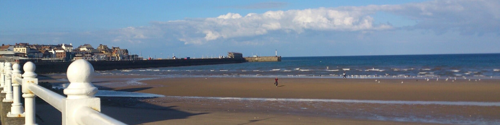 Bridlington is a great example of the wonderful British seaside. With 2 beaches - pebble beach to the north of the town, and this sandy beach to the south, separated by the harbour, there's donkey rides, speed boat rides, a funfair, fish and chips a plenty and icecreams galore.
This beach has great facilities for toilets, sowers and snacks and of course you can hire a traditional stripy deck chair and the usually essential windbreak!
#YorkshireDay