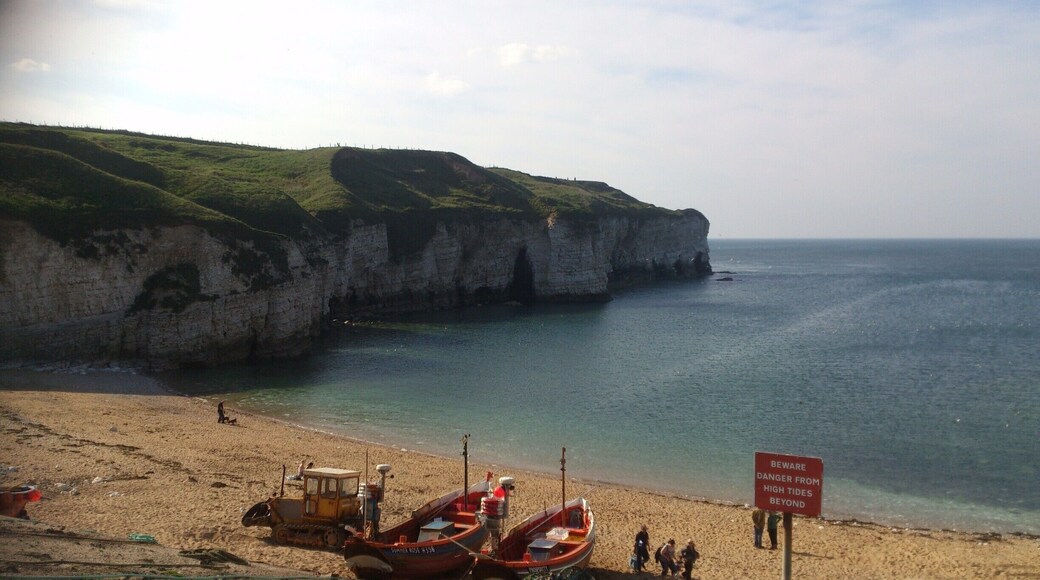 This is one of my favourite places in the world, nostalgia of childhood holidays, this little gem is tucked away on the East Yorkshire coast. When the tide is out you can explore the caves - some of which take you right through, just be careful the tide can come in fast!
You can also take boat trips to Bempton Cliffs to see the puffins.
Parking is about 50p an hour, there's a pub, cafe and icecream parlour in the old lifeboat station. There's also clifftop walks and spectacular views.
#Waterlust
#WeekendGetaway
#YorkshireDay