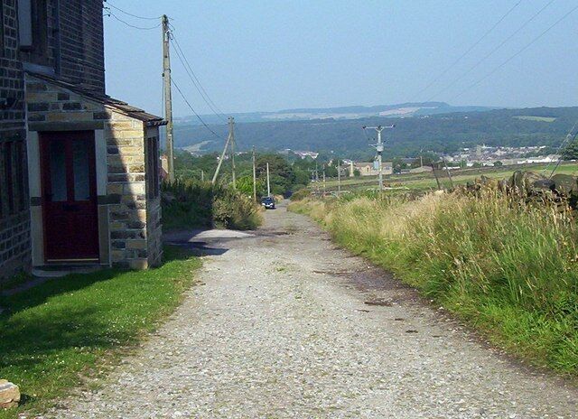 Brow Grains Road Bridleway View down the bridleway towards Meltham.