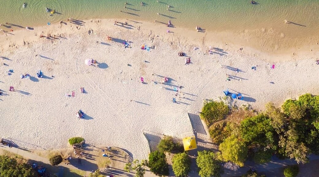 The turquoise waters and shallow sand banks of Tallebudgera Creek make this one of Gold Coasts most beautiful swimming locations.