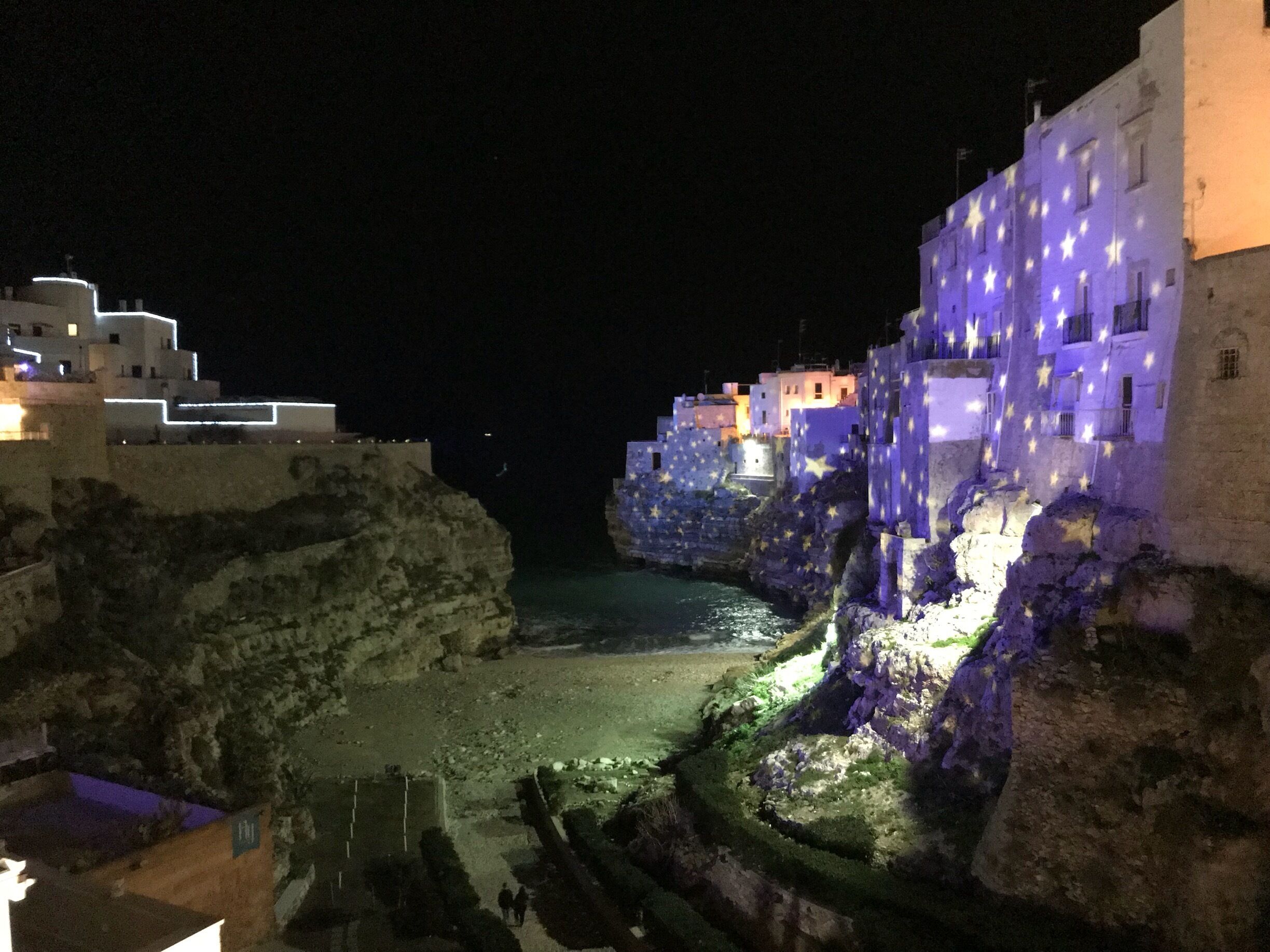 Natale a Polignano 🌌❣️
#polignano #suditalia #puglia #natale #stelle