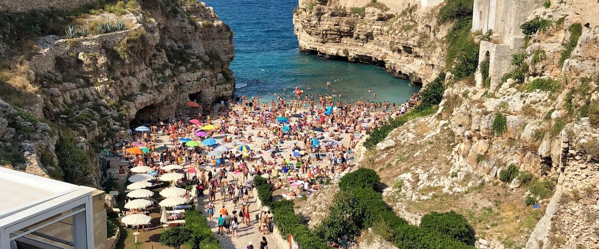 The site of the Red Bull cliff dive competition, Italy 🇮🇹