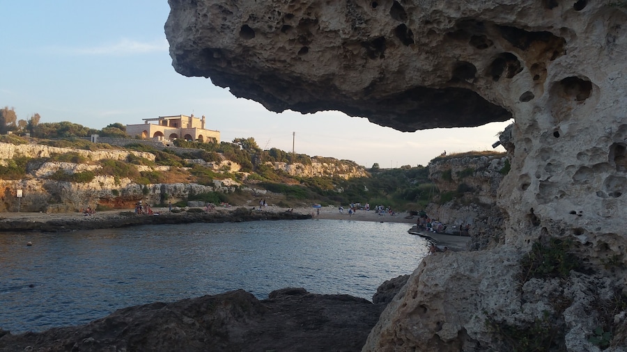 Cala incina e' una splendida insenatura tra polignano a mare e monopoli. Tutto molto spartano, non ci sono servizi, ed e' questo il bello, ...
