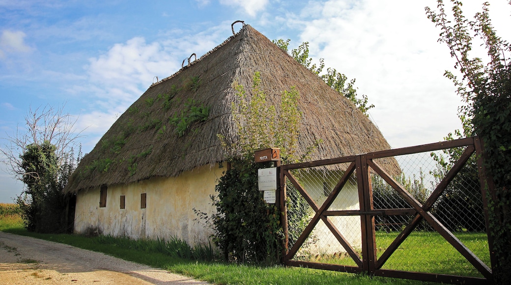 This is a photo of a monument which is part of cultural heritage of Italy. This monument participates in the contest Wiki Loves Monuments Italia 2014. See authorisations.