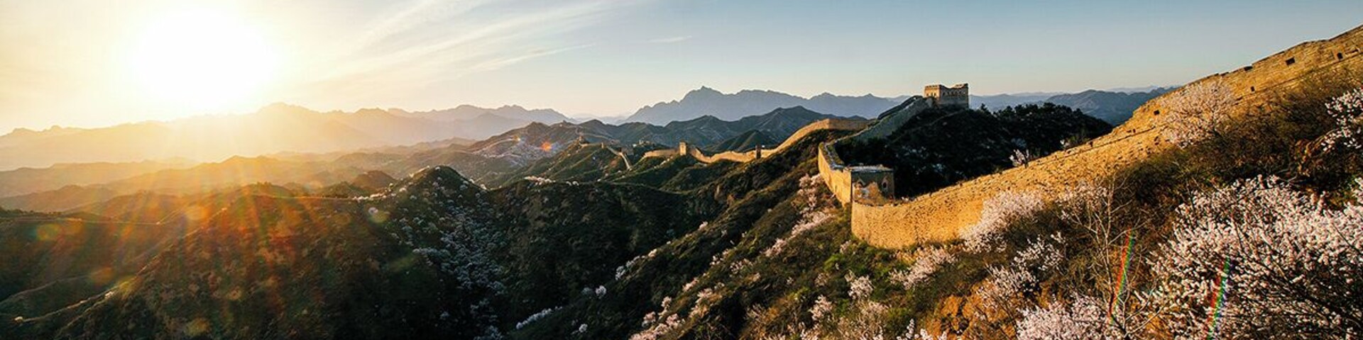 April coming, one hundred thousand acres of wild apricots are in full blossom at the Jinshanling Great Wall of China.
https://twitter.com/Beautifulgx
