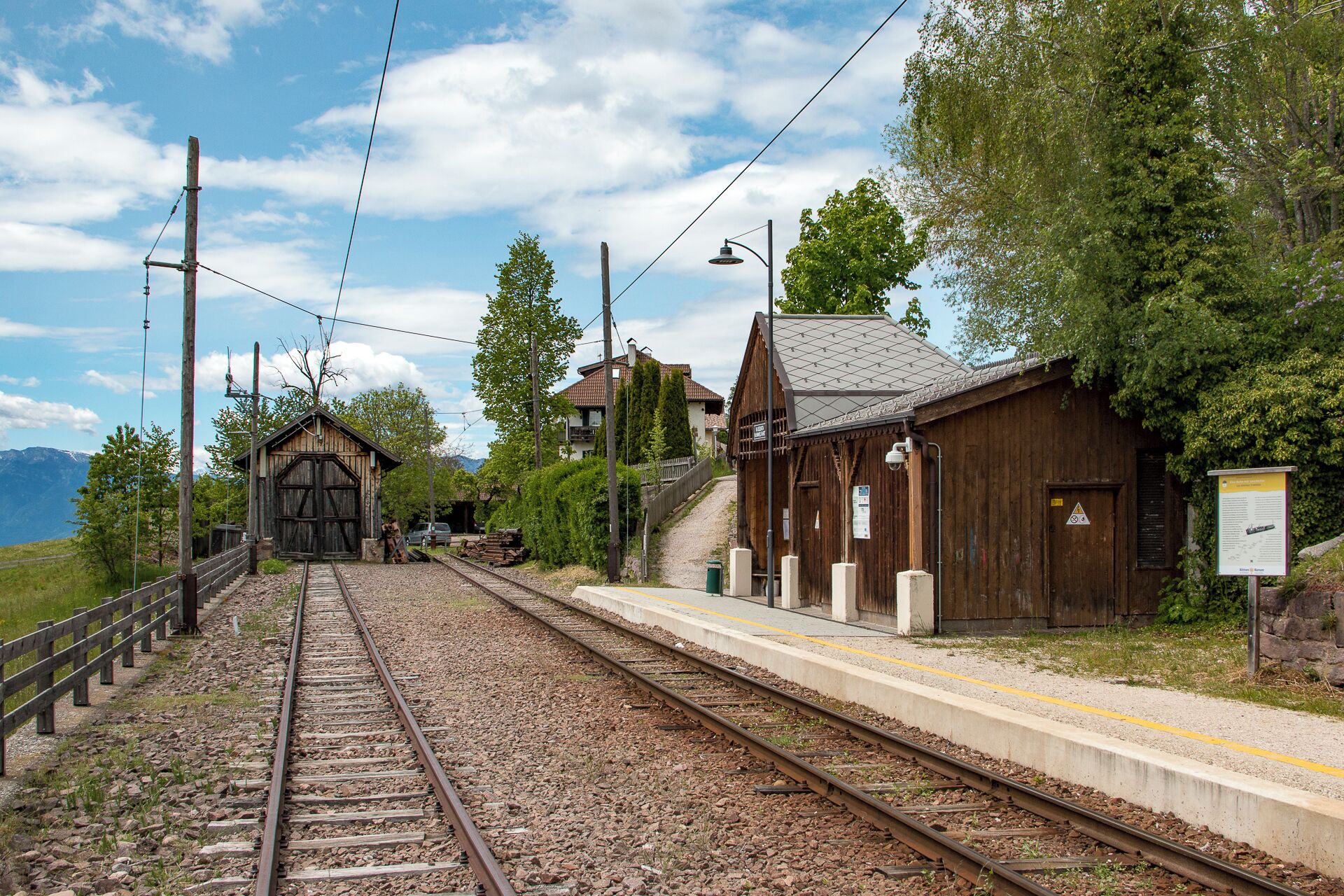 Station Maria Himmelfahrt / L´Assunta der Rittner Bahn am 24. Mai 2016