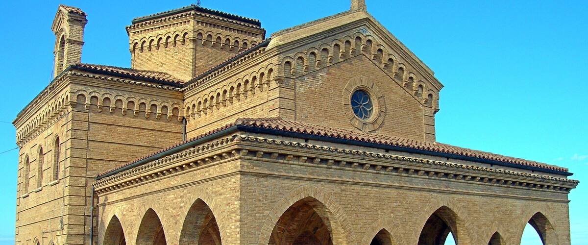 Facciata della Chiesa di Santa Maria di Punta Penna, Vasto (CH)